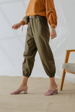 
            
                Load image into Gallery viewer, Shawntel Pocket Pants in Olive
            
        