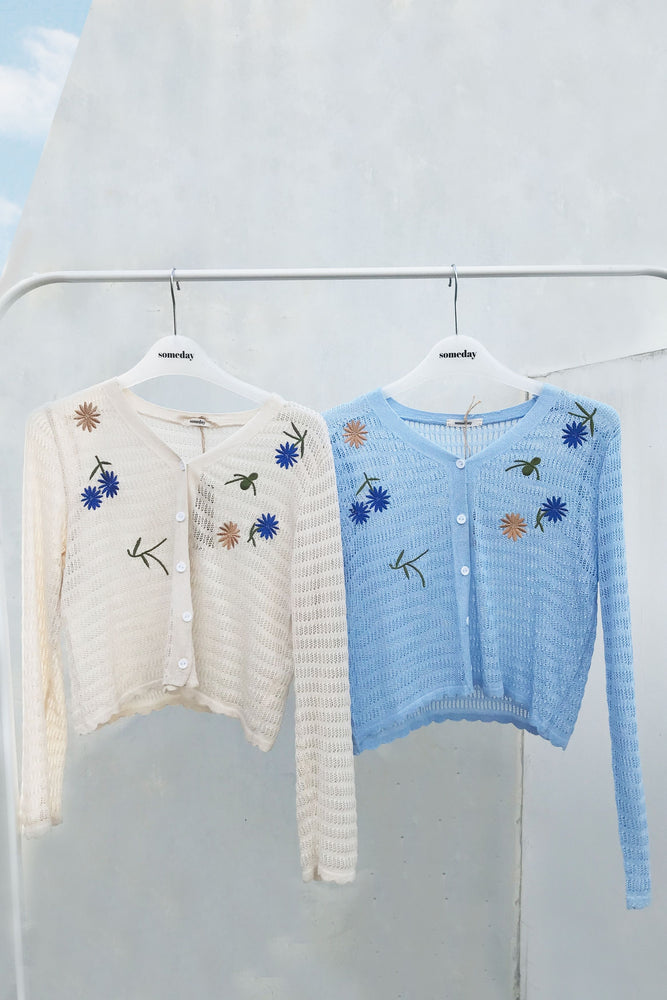 
            
                Load image into Gallery viewer, Aeris Top Knit
            
        