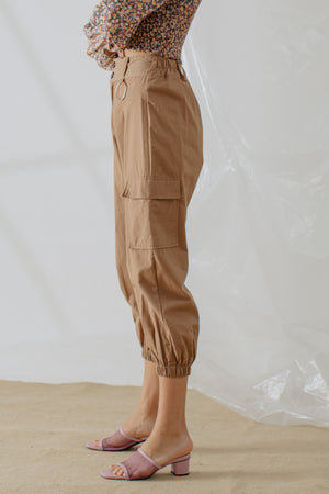
            
                Load image into Gallery viewer, Noella Ring Pants in Brown
            
        