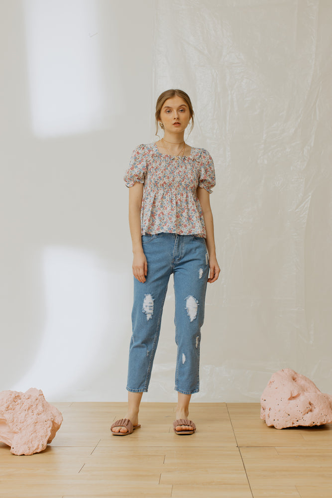
            
                Load image into Gallery viewer, Elysia Jeans
            
        